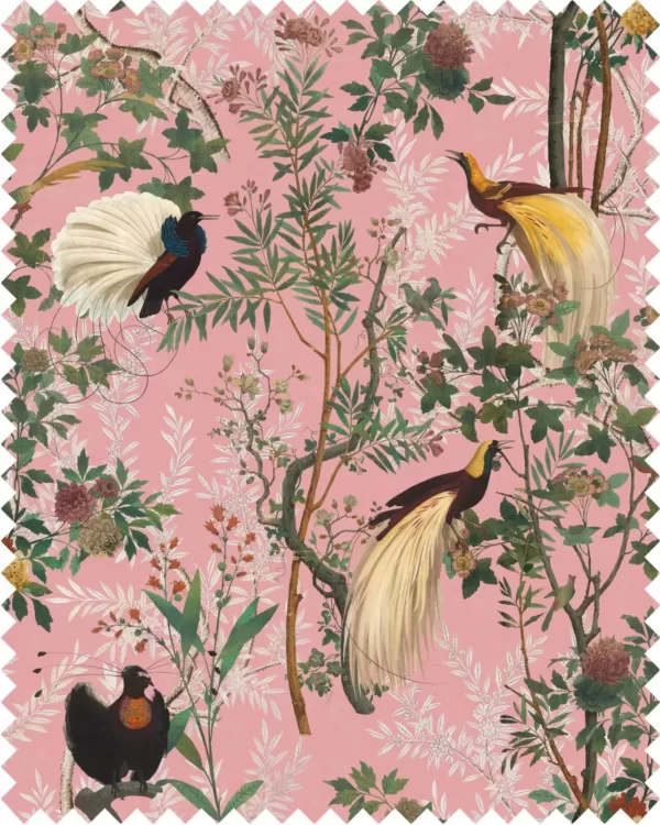 Een prachtig ontwerp met een roze gebloemde achtergrond en heel veel kleurrijke accenten van fazanten van verschillende soorten.
